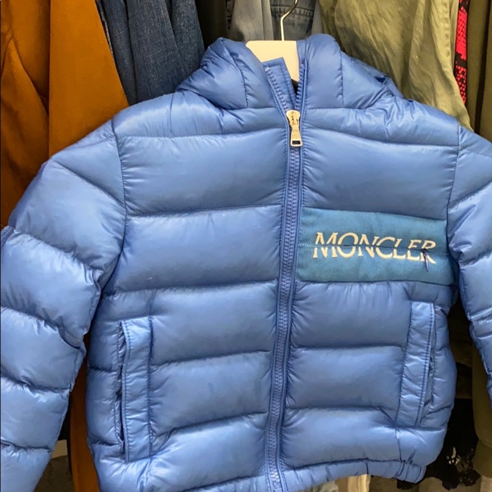 Kids moncler brand new jacket size 5 112cm